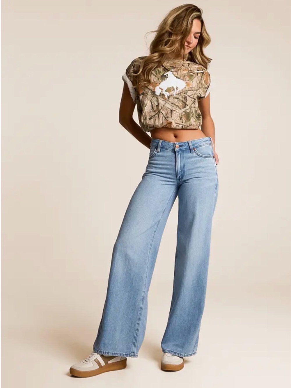Wrangler
661 WORLDWIDE HIGH RISE WIDE LEG.